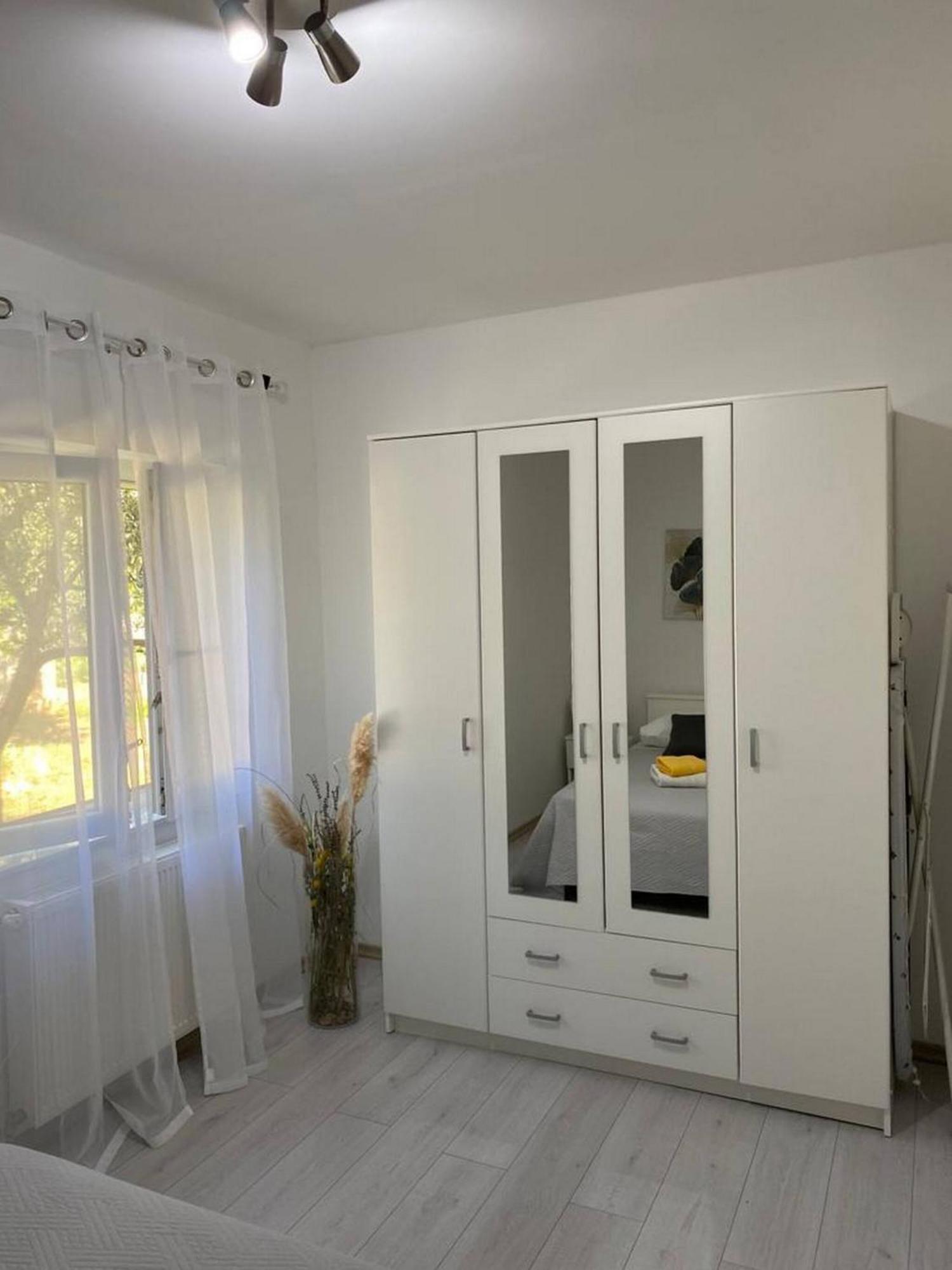 Rural Apartment Ante Drniš Esterno foto