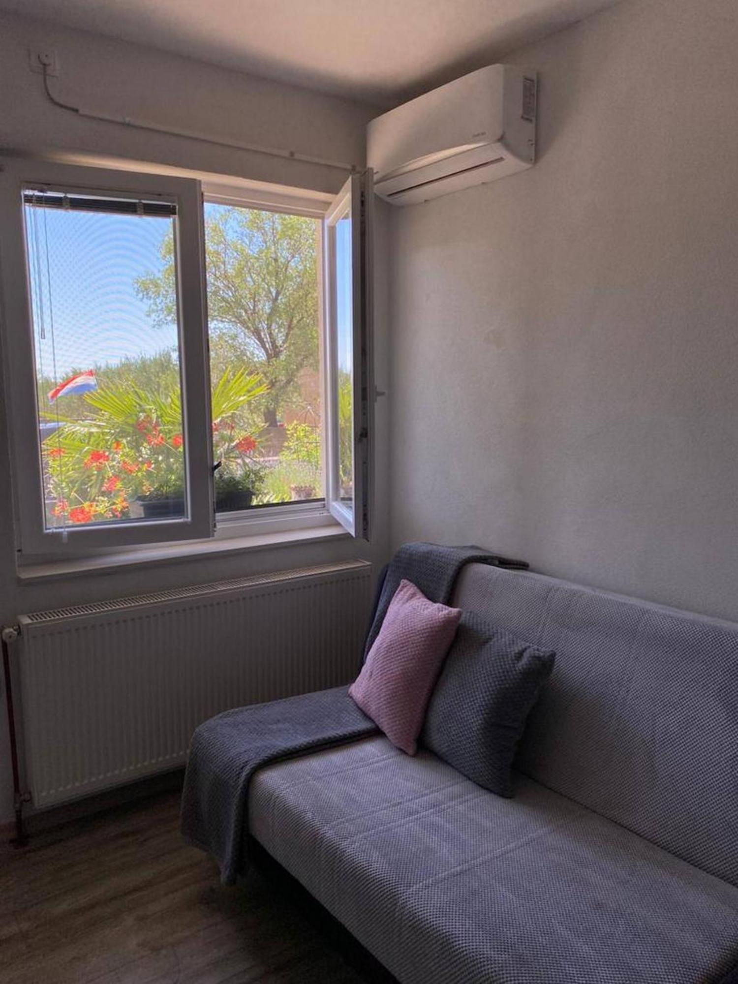 Rural Apartment Ante Drniš Esterno foto