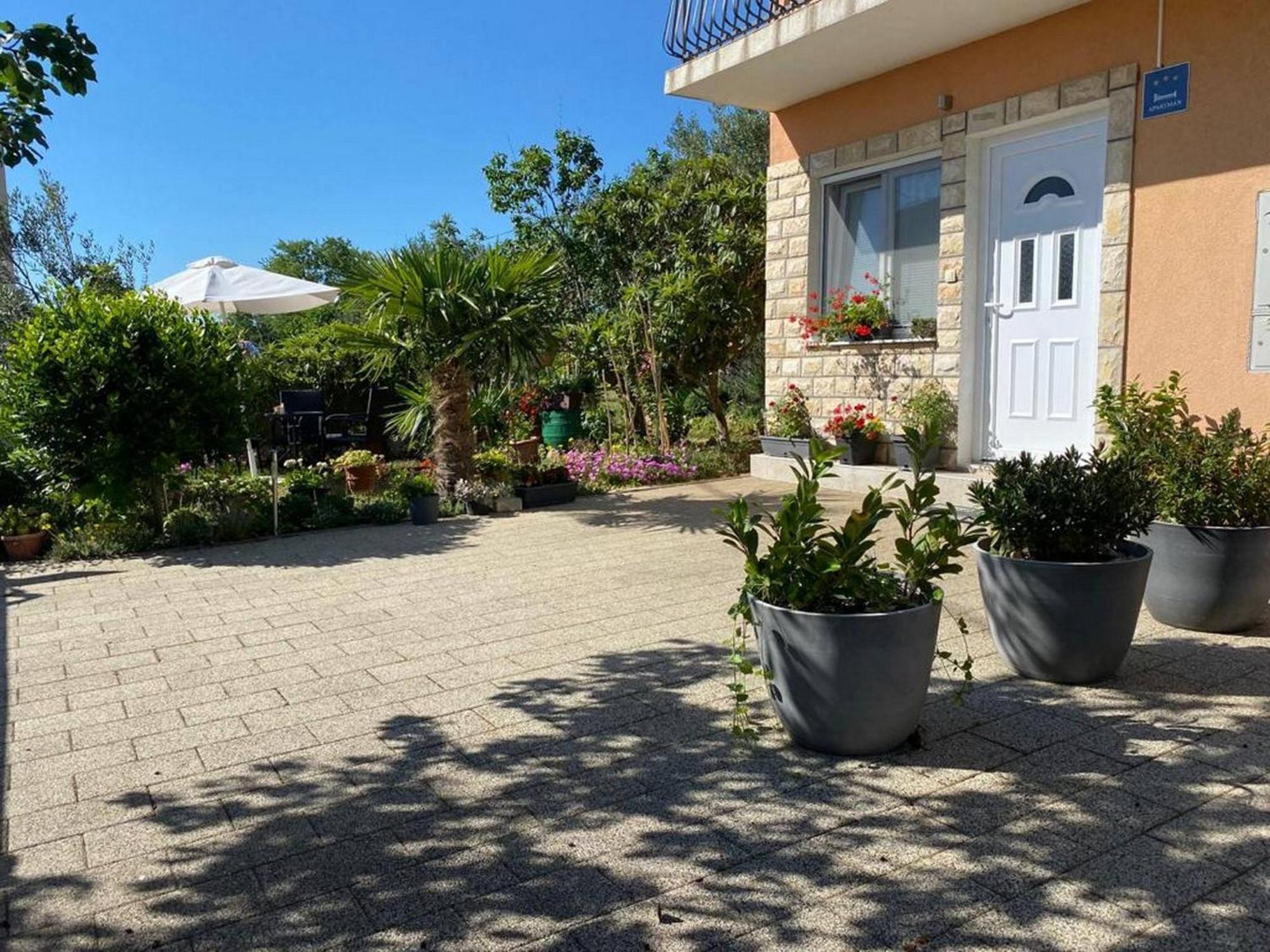 Rural Apartment Ante Drniš Esterno foto