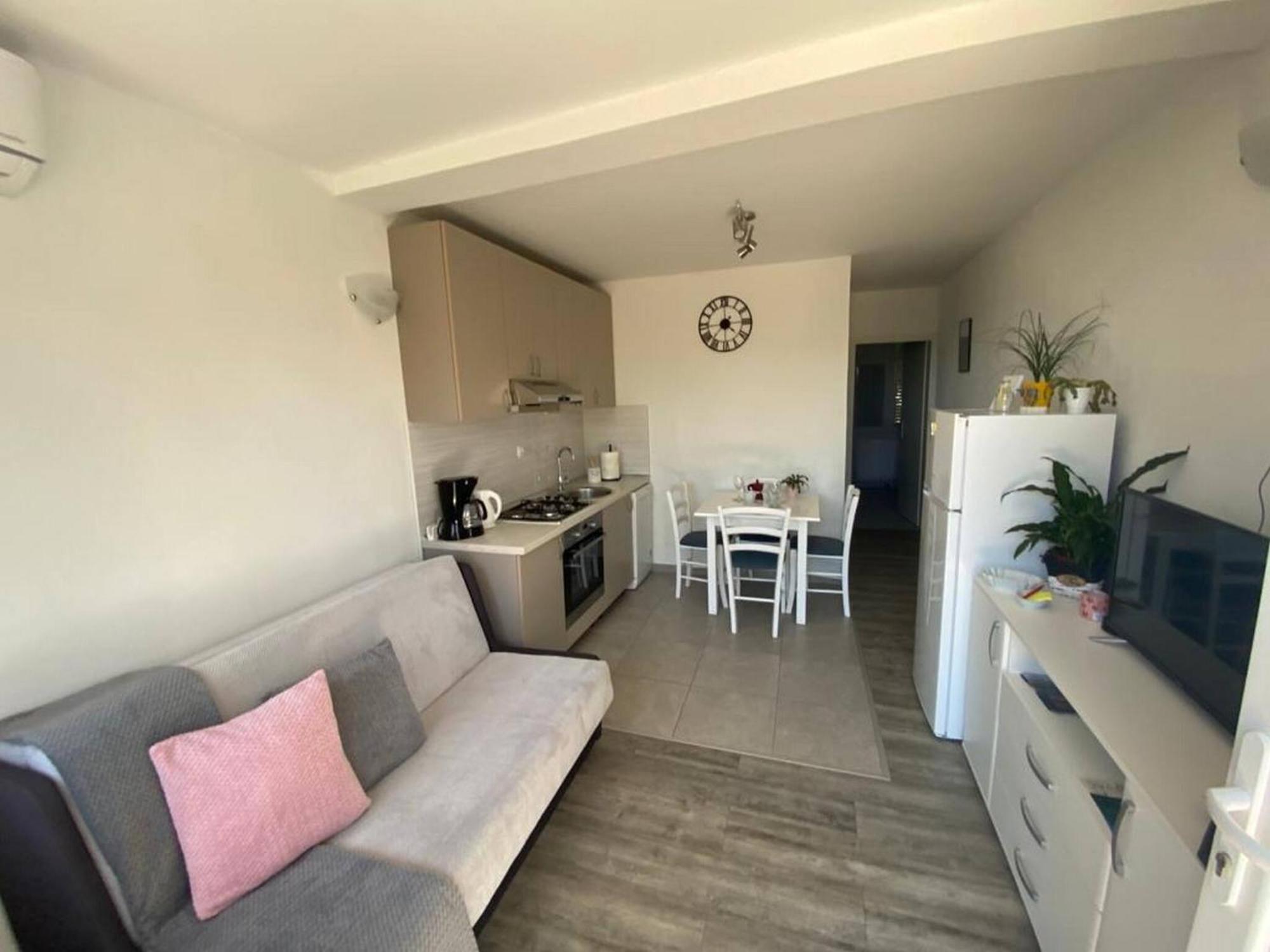 Rural Apartment Ante Drniš Esterno foto